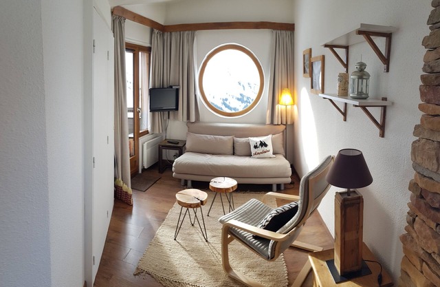 Studio 4 P ideally located with magnificent view