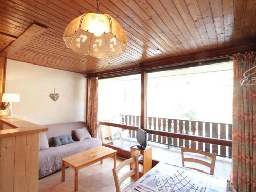 Studio 4 pers, centre village, 450m télécabine, balcon, casier à skis, animaux acceptés - FR-1-572-211