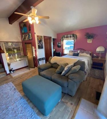 Studio-Alaska's Point of View-Private-intown