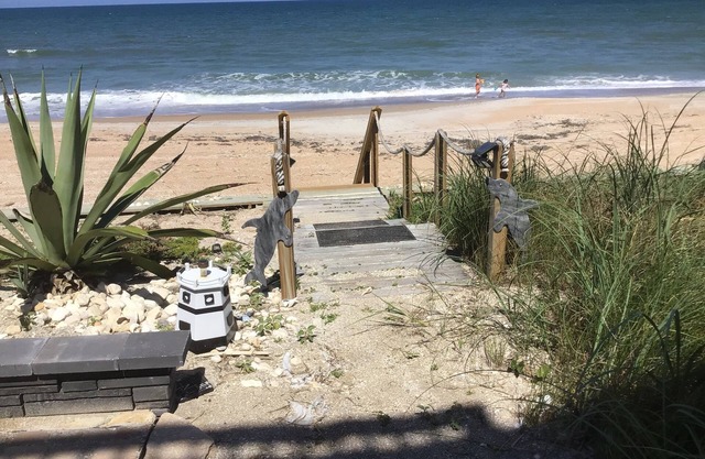 Studio apartment located a few steps from the Atlantic Ocean with fantastic view