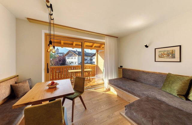 Studio Apartment 'Bozen' with Mountain View, Shared Garden and Wi-Fi