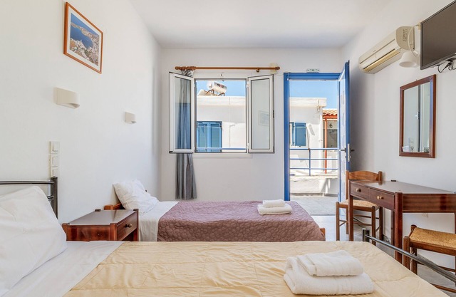 Studio Apartment 'Aegeo 2' with Balcony, Wi-Fi and Air Conditioning