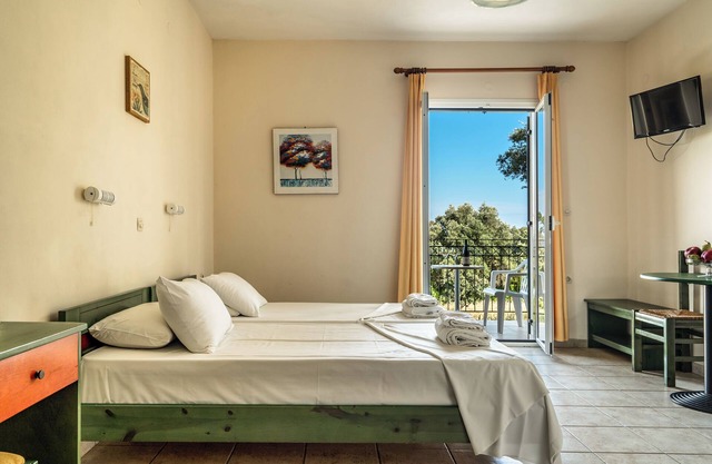 Studio Apartment "Anemona 6" with Shared Pool & Wi-Fi
