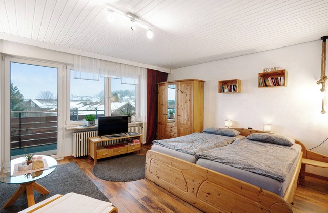 Studio Apartment 'Ferienwohnung In Prien' with Mountain View, Balcony and Wi-Fi
