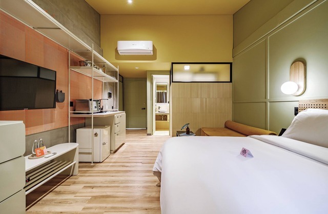 Studio apartment in the heart of Provence with kitchenette and sofa bed