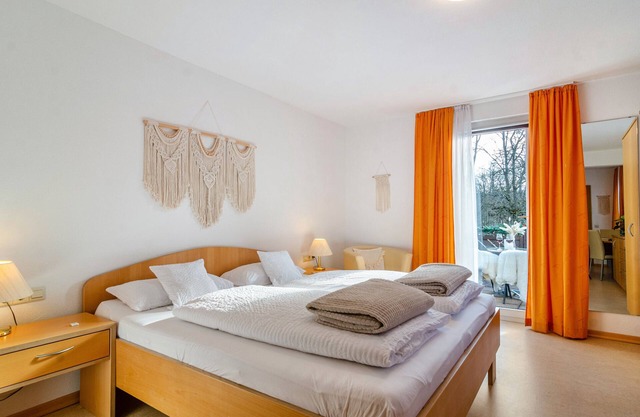 Studio Apartment 'No. 5' with Balcony, Shared Garden and Wi-Fi