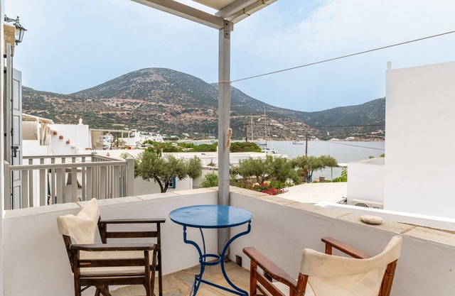 Studio Apartment 'Sifnos 3' with Sea View, Wi-Fi and Air Conditioning