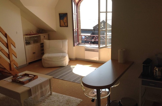 Studio Avec Mezzanine 30 m2. Vue mer