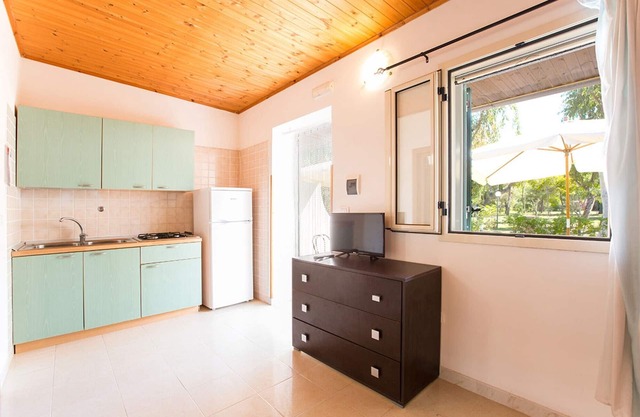 Studio 'Baia Falcone-Comfort Studio 204' with sea view, Wi-Fi and air conditioning