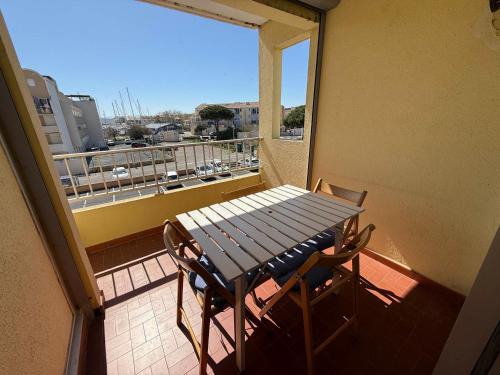 Studio Cabine à Gruissan pour 4 Pers. avec Loggia et Parking Privé – Résidence Voile d'Oc - FR-1-784-11
