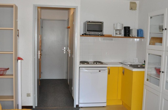 Studio cabine 4 pers, balcon, pied des pistes, ascenseur - FR-1-557A-1