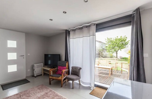 Studio Confortable et Calme à 25 Minutes du Centre de Paris