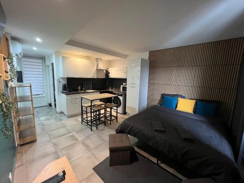 Studio confortable avec balcon