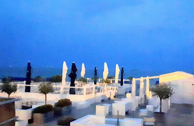 studio Duinbergen met prachtig uitzicht over het meer en binnenzwembad