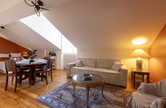 Studio-Ensuite with Shower-River view