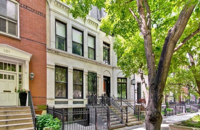 Studio flat in the heart of Chicago's Gold Coast