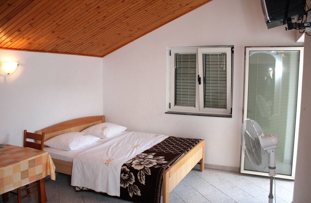 Studio flat with balcony and sea view Grebaštica, Šibenik (AS-4867-a)