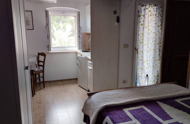 Studio flat with terrace and sea view Beli, Cres (AS-22435-a)