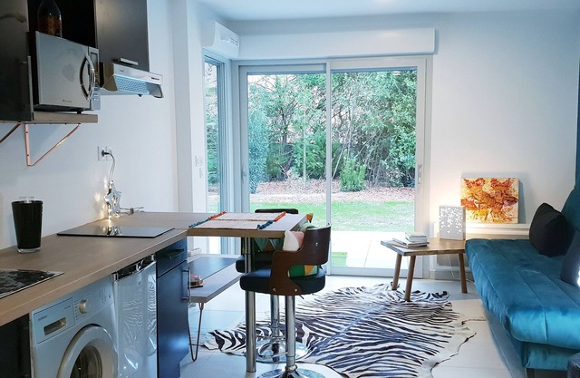 Studio in luxury residence with garden 10 minutes from Biarritz and beaches