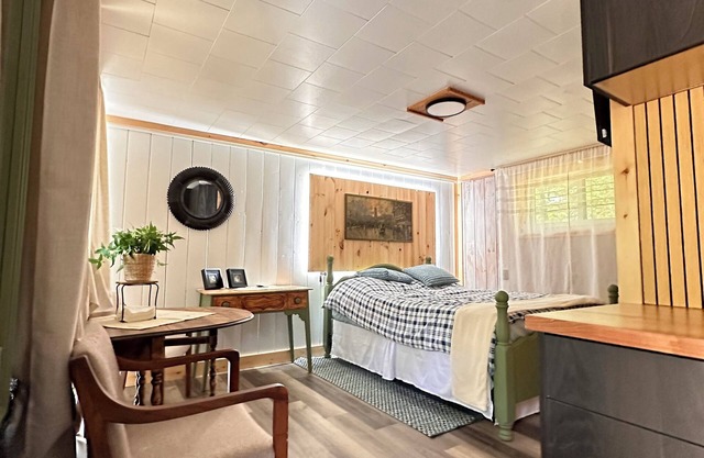 Studio Near Lake Michigan and Manistee River - Janix Escapes