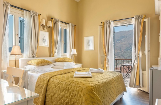 Studio 'No 1 Double Symi Nautilus' with Sea View, Wi-Fi and Air Conditioning