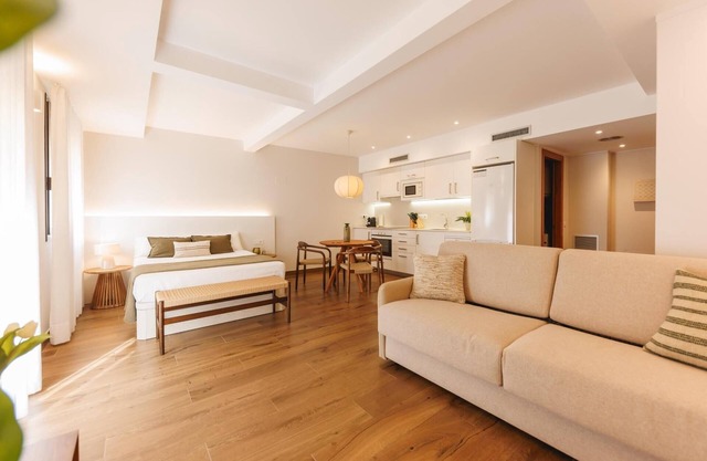 Studio Rei Martí - Apartment Girona | Bravissimo