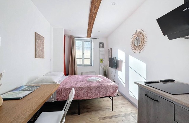Studio Royat neuf N°2