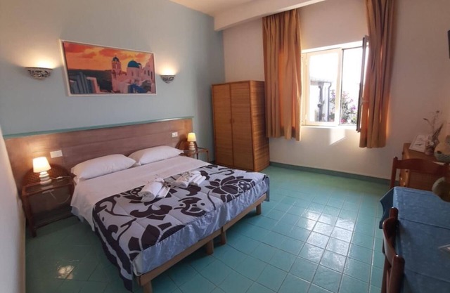 Studio, side sea view, first floor (Gelsomino)