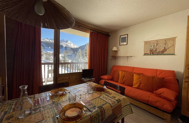 Studio with balcony in Montgenèvre, pets allowed