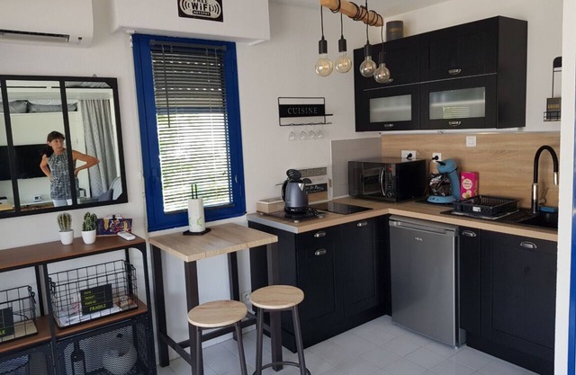 Studio with big terrace accés direct beach.