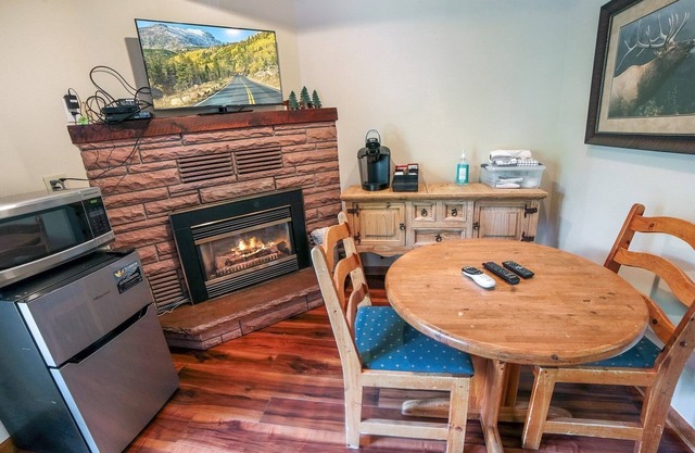 Studio with King Bed, Fireplace, and Deck with BBQ Grill