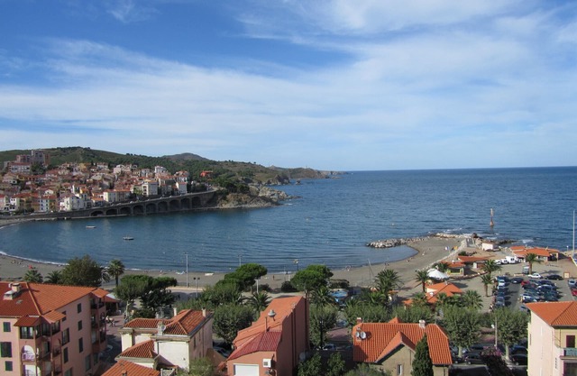 Studio with sea view terrace and parking