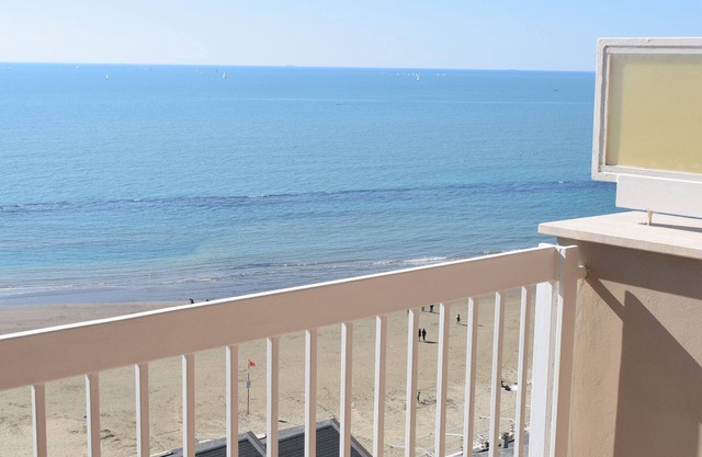 Studio with sea view