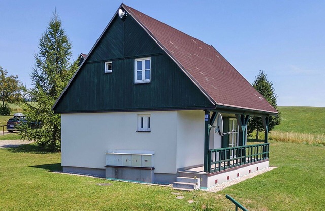 Stunning private villa for 8 guests with WIFI, pool, TV, terrace and pets allowed