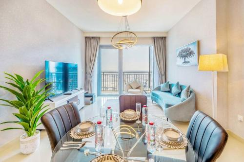 Stunning 1BR Apartment at Harbour Views Dubai Creek