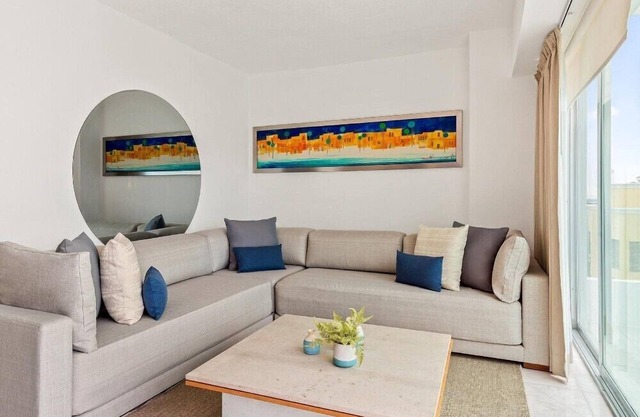 Stunning 1BR Condo with Spa Perfect for Couples