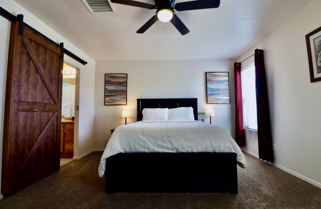 Stunning 3 BR home, cul-de-sac, w/basketball goal + garage gym
