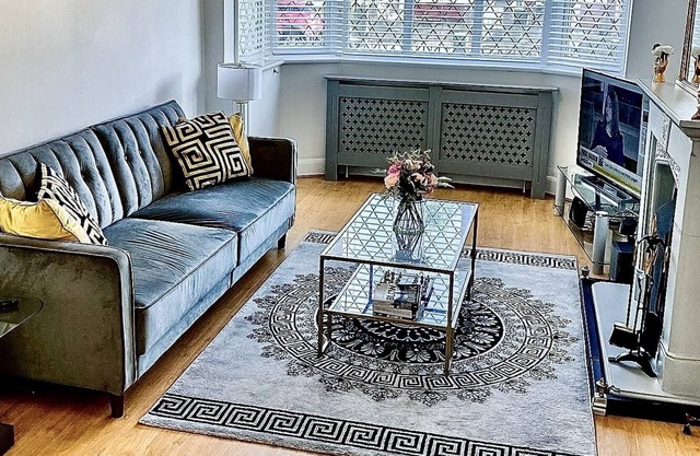 STUNNING 5-STAR MORDEN 3 BEDROOM HOUSE FREE PARKING -7 MILES FROM CENTRAL LONDON