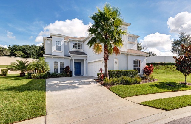 Stunning 6 BR/4.5 BA Pool and A/C Games Room Villa, not overlooked, sun all day