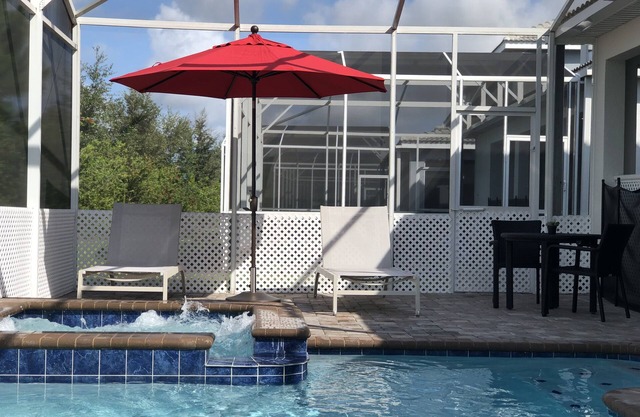 STUNNING 🤩 9 BEDS POOL HOME !