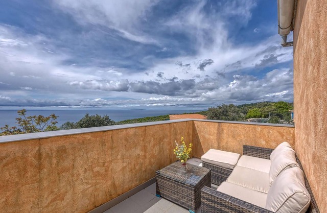 Stunning apartment in Veli Losinj with WiFi