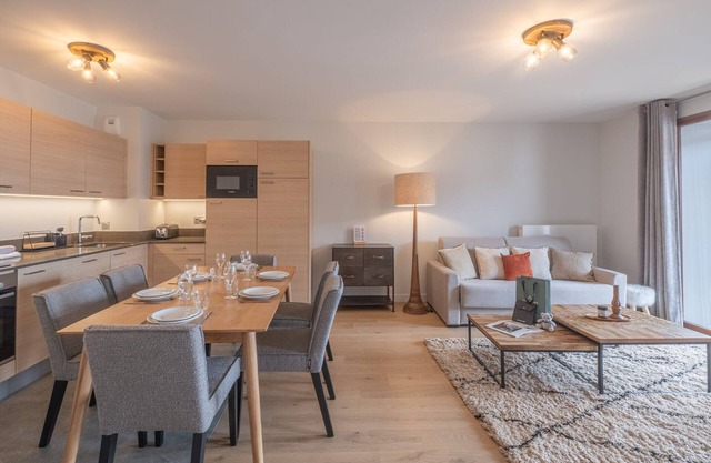 Stunning Apartment in Prime Location with South-Facing Terrace, 400m from Center