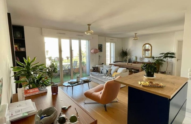 Stunning apartment with balcony to visit Paris