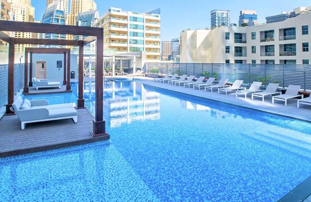Stunning Apt Marina view with Balcony
