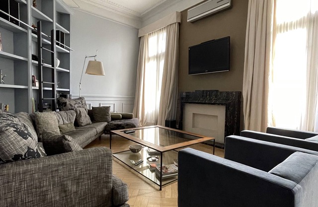 STUNNING APT @ RECOLETA - 4BR 4BT - 2691 sqft - AC/WIFI/CABLE/Maid - See reviews