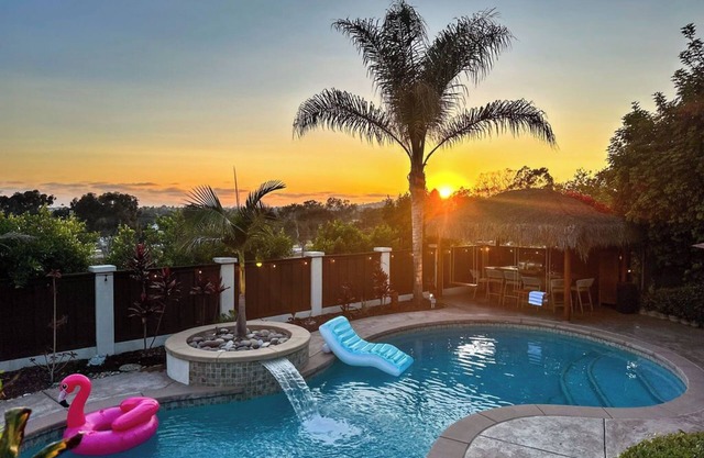 Stunning Coastal Breeze Retreat - Pool, Spa, Firepit, Ocean Views, Games