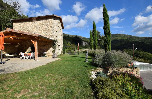 Stunning, detached holiday home with heatable pool