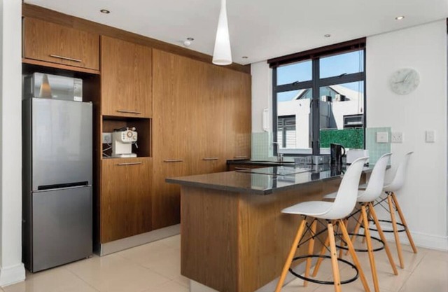 Stunning Eden On The Bay Penthouse| Ocean Views