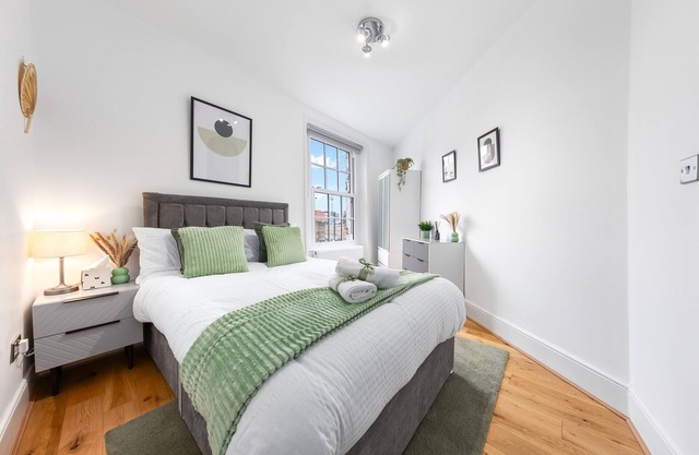 Stunning flat in Kings Cross sleeps 10