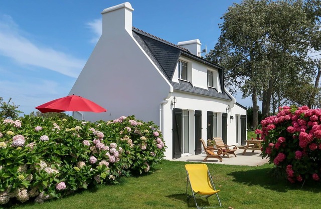 Stunning private villa for 4 people with WIFI, TV, patio, pets allowed and parking